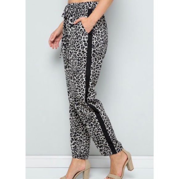NWT See And Be Seen White Black Leopard Silky Pants sz Small - Picture 2 of 4